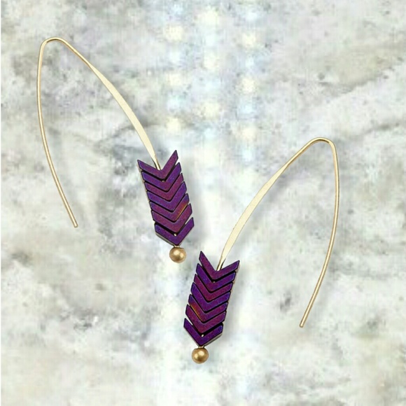 The Boho Arrow dangle drop earring blue & purple - Picture 3 of 4